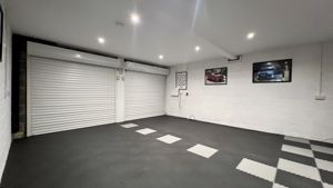 Photo 25- click for photo gallery